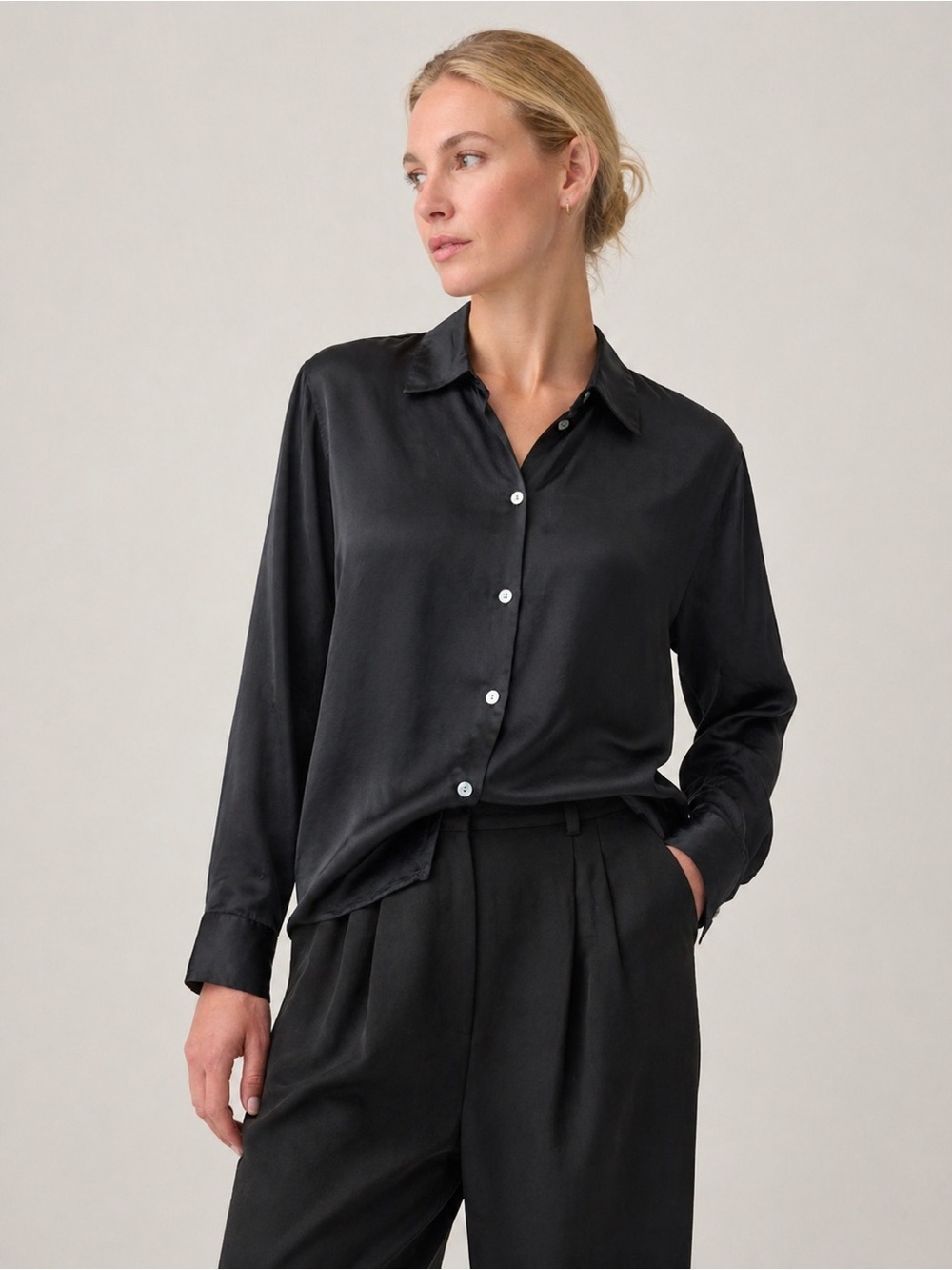 Casual Corner Black Silk Button Up Blouse Size 8 100% Silk Minimalist Classic